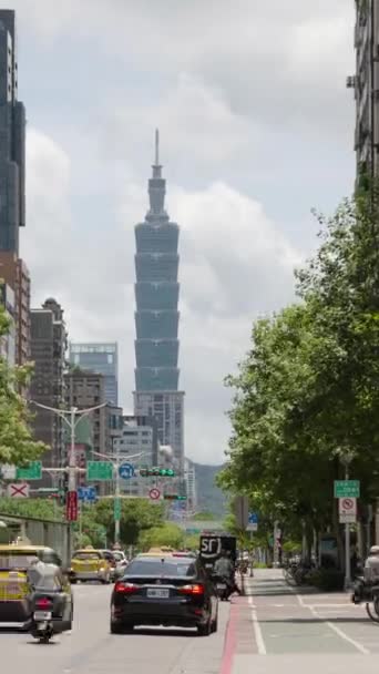Taipei Taiwan Vertical Timelapse Street View Pedestrian Cars Traffic Transportation — стоковое видео