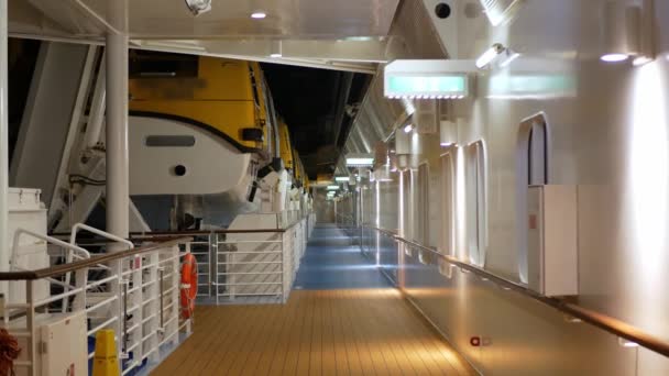 Uitzicht Passagiersschip Levensboot Dek Tijdens Het Cruisen Reizen Internationale Open — Stockvideo