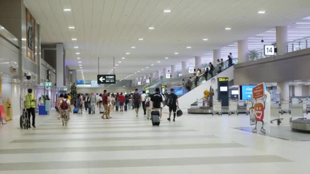 Febuary9 2023 Bangkok Thailand Crowded Passenger Arrival Hall Baggage Claim — Stock Video