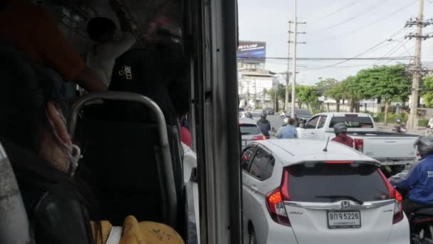 2008年4月15 22日曼谷 在横冲直撞的交通堵塞中从公共汽车上看到的情况 — 图库视频影像