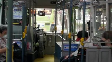 30 Temmuz 2023 Taipei, Taiwan.manzara görüntüsü Taipei metropolü kamu otobüsünün içinde, şehirde hareket halindeyken.