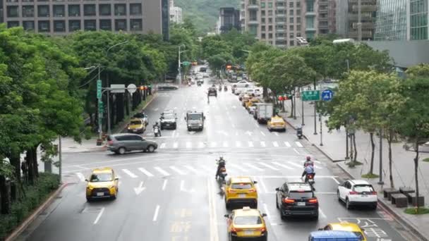July26 2023 Taipei Taiwan Landscape Street View Intersection Pedestrian Crossing — Stock Video