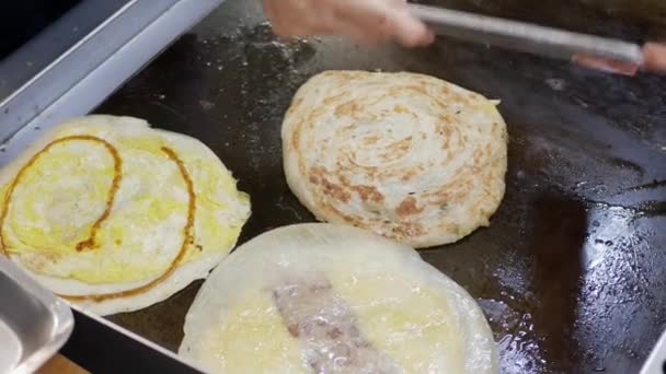 Pohled Plochou Pánev Při Vaření Smažené Palačinky Roti Taiwanském Stylu — Stock video