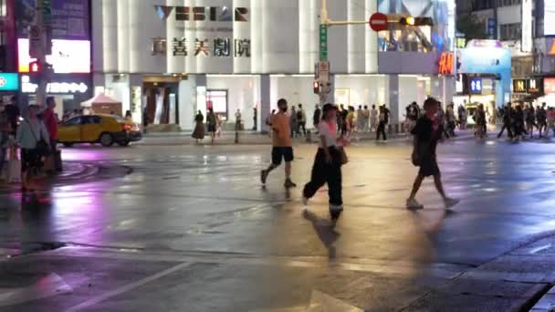 Juli2023 Taipei Taiwan Selectieve Scherpstelling Van Drukke Passagierspoort Kruising Straat — Stockvideo