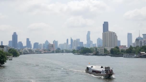 Panorama Widok Rzekę Chaopraya Transportu Łodzi Wodnych Rzeki Tła Bangkok — Wideo stockowe