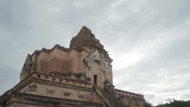 Pohled Starověké Zříceniny Pagoda Budovy Chedi Luang Chrámu Centru Města — Stock video