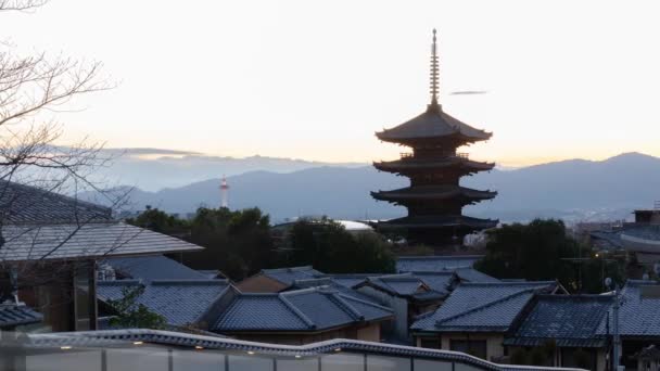 Kyoto Şehrinin Tarihi Gökyüzü Manzaralı Tarihi Yasaka Pagoda Binası Higashiyama — Stok video
