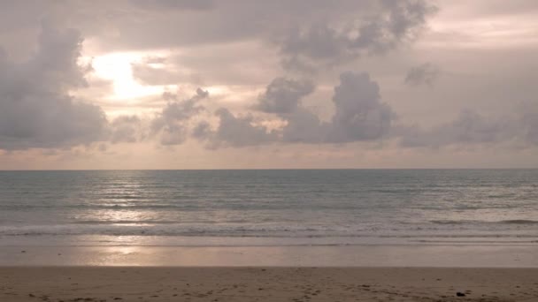 Pantai Laut Pasir Putih Pantai Halus Dengan Laut Air Tropis — Stok Video