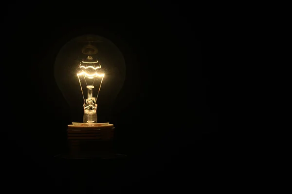 Une Ampoule Incandescente Vintage Émet Une Lueur Chaleureuse Nostalgique Charme — Photo