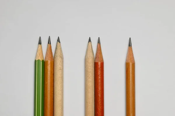 効率的な学習のための空間反復法を表す鉛筆 — ストック写真