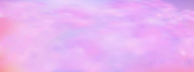 Kabarık bulutlu gökyüzü. Panoramik soyut pembe gökyüzü arkaplanı. Gradyan fantezi cenneti.