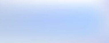 Yumuşak parıltılı krom gradyan. Serin platin ve titanyum tonlarda yansıtıcı alüminyum gri yüzey. Ayna benzeri metal desenli folyo arka plan..