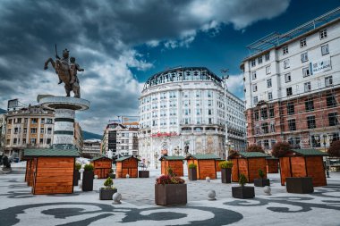 2024 yılında Üsküp şehir merkezinde binalar ele geçirildi. 