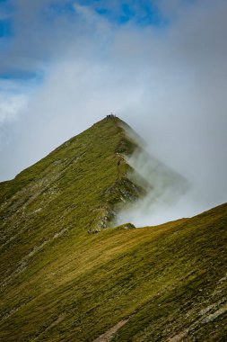Karpat dağlarındaki manzara, Romanya 'nın en yüksek zirveleri