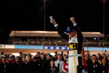 Zane Smith Avondale, AZ, ABD 'de NASCAR Dünya Kamp Şampiyonası' nı kazandı..