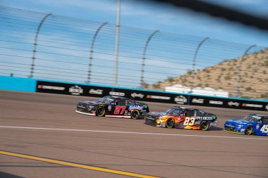 Jeb Burton, Avondale, AZ, ABD 'de NASCAR Xfinity Serisi Şampiyonası için yarışıyor..