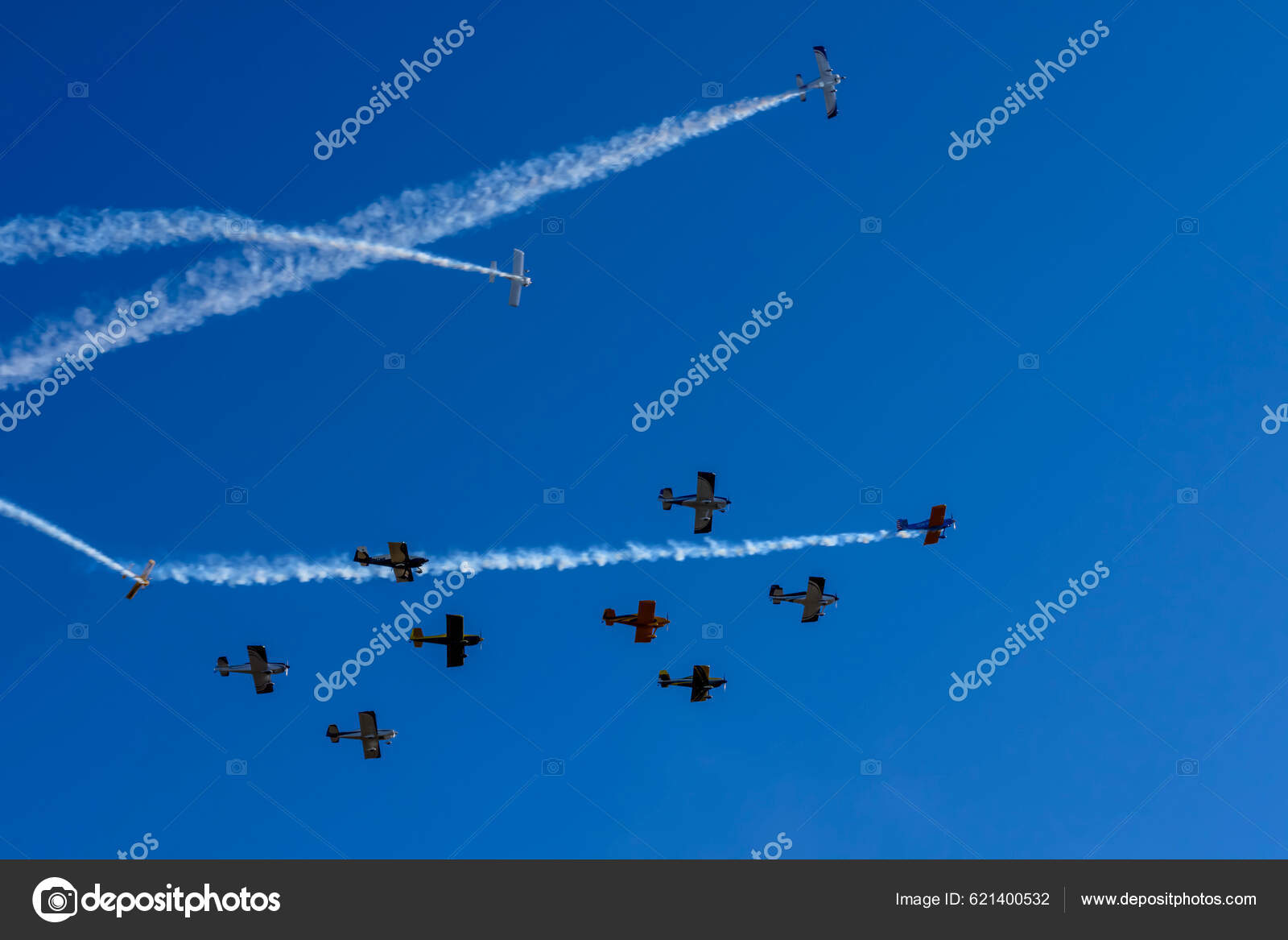 World War Aircraft Performs Maneuvers Veterans Day Airshow – Stock