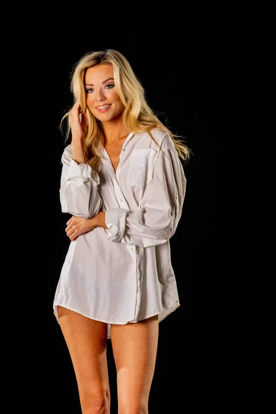 Ein Attraktives Blondes Model Posiert Studio — Stockfoto