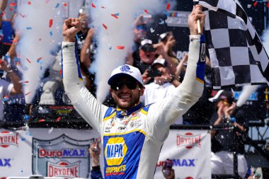 02 Mayıs 2022 - Dover, DE, USA: Chase Elliott Dover, DE 'deki Dover Motor Yarış Pisti' nde DuraMAX Drydene 400 'ü kazandı.
