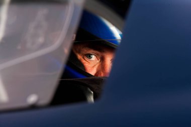 28 Aralık 2005 - Darlington, SC, ABD: Dodge Charger 500 'de Michael Waltrip.