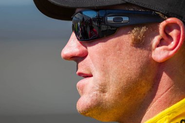 DAYTONA BEACH, FL - 13 Şubat 2011: Clint Bowyer (33) Daytona 'daki Daytona Uluslararası Yarış Pisti, FL.