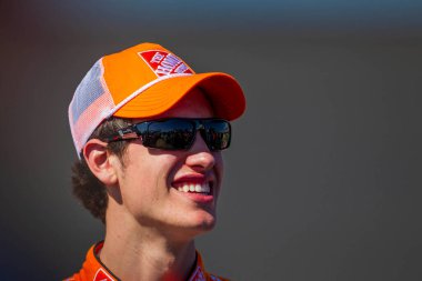 DAYTONA BEACH, FL - 13 Şubat 2011: Joey Logano (20) Daytona 500 yarışı için Daytona International Speedway, FL.