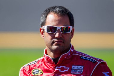 DAYTONA BEACH, FL - 13 Şubat 2011: Juan Pablo Montoya (42) Daytona 500 yarışı için Daytona Uluslararası Pisti, FL.
