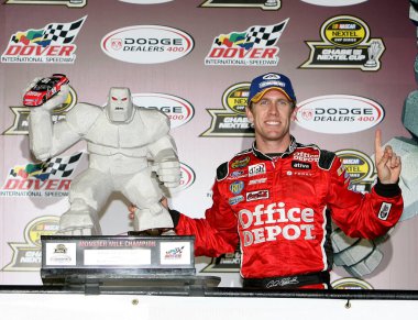 September 23, 2007 - Dover, DE, USA: Carl Edwards held off the field during the late race yellow flag fever to win the Dodge Dealers 400 at Dover International Speedway.