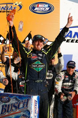 September 29, 2007 - Kansas City, KS, USA: Kyle Busch held off Matt Kenseth in the final laps to win the Yellow Transpotation 300 Busch Series event at Kansas Speedway.