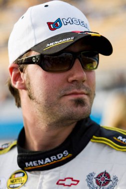 November 09, 2007 - Avondale, AZ, USA: Paul Menard during qualifying for the NNCS Checker Auto Parts 500 at Phoenix International Raceway in Avondale, Arizona