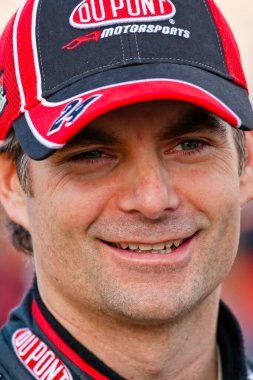Avondale, AZ - November 13, 2009:  DuPont driver, Jeff Gordon, waits qualify for the Checker O'Reilly Auto Parts presented by Pennzoil race at the Phoenix International Raceway in Avondale, AZ on November 13, 2009.