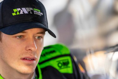 Cambridge, Cambridgeshire, İngiltere 'den CALLUM ILOTT (77), Thermal CA' daki Termal Kulüp Açık Testi 'ne hazırlanıyor.