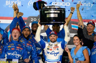 RICKY STENHOUSE, Jr. wins the Daytona 500 in Daytona Beach, FL, USA