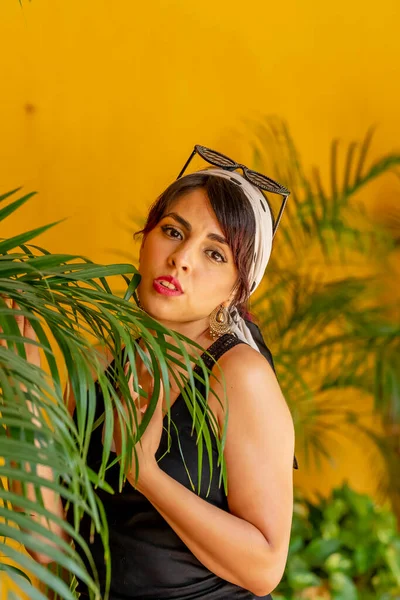 Nádherný Latinský Model Užívá Den Místních Lázních Mexiku — Stock fotografie