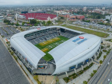 BMO Stadyumu, Major League Soccers Los Angeles Football Club ve National Women 's Soccer Angel City' ye ev sahipliği yapmaktadır..