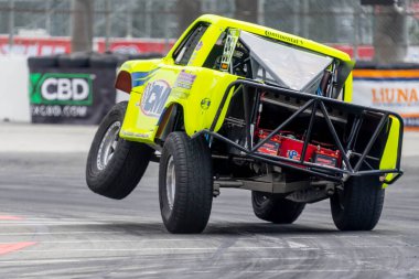 Anaheim, CA 'den MYLES CHEEK (577) Long Beach' in Long Beach Caddeleri 'ndeki Acura Grand Prix (Long Beach' in Sokakları) provası sırasında virajlardan geçer..