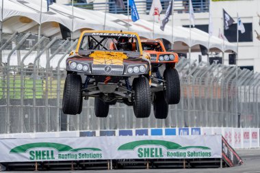 Havasu Gölü 'nden MAX GORDON (77), AZ Long Beach' in Long Beach Caddeleri 'ndeki Acura Grand Prix' si için yapılan antrenmanda virajlardan geçiyor..