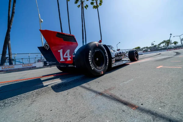 康涅狄格州伍德伯里市的Santino Ferrucci 14岁 在加州长滩街头的Acura长滩大奖赛的练习赛中 从坑道走了出来 — 图库照片