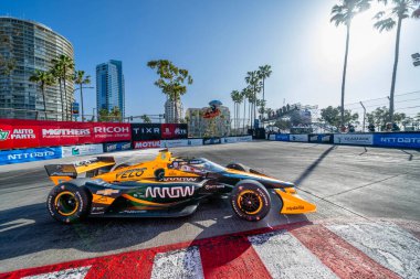Monterey, Meksika 'dan PATO OWARD (5) Long Beach' in Long Beach caddelerindeki Acura Grand Prix antrenmanı sırasında 11. virajdan geçer..
