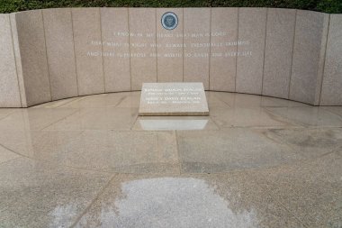 Ronald Reagan Başkanlık Kütüphanesi, Birleşik Devletler 'in 40. başkanı Ronald Reagan' ın başkanlık kayıtlarının depolandığı depodur..