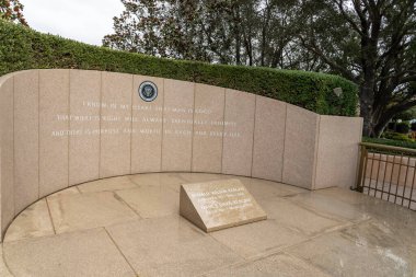 Ronald Reagan Başkanlık Kütüphanesi, Birleşik Devletler 'in 40. başkanı Ronald Reagan' ın başkanlık kayıtlarının depolandığı depodur..
