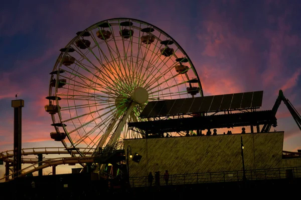 Σιλουέτα Του Τρενάκι Ηλιοβασίλεμα Μια Ακτή Της Καλιφόρνια — Φωτογραφία Αρχείου