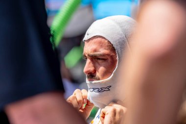 Hollanda 'nın Hoofddorp kentinden RINUS (21) Birmingham AL' deki Barber Motor Sporları Parkı 'nda Alabama Indy Grand Prix çocukları için pratik yapmaya hazırlanıyor..