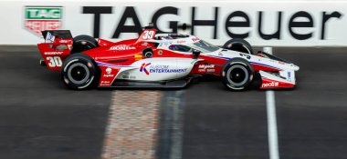 Bassingham, İngiltere 'den Jack HARVEY (30) Indianapolis' teki Indianapolis Motor Yarış Pisti 'ndeki GMR Grand Prix antrenmanı sırasında virajlardan geçiyor..
