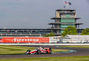 Christchurch, Yeni Zelanda 'dan SCOTT MCLAUGHLIN (3) Indianapolis' teki Indianapolis Motor Yarış Pisti 'nde yapılan GMR Grand Prix tatbikatı sırasında dönüşlerden geçer..