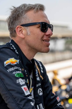 Indianapolis, Indiana 'dan INDYCAR sürücüsü ED CARPENTER (33), Indianapolis, ABD' deki Indianapolis Motor Speedway 'de Indianapols 500 için antrenman yapmaya hazırlanıyor..  