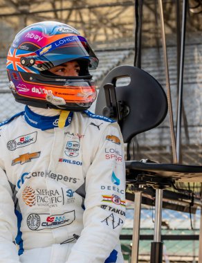 INDYCAR sürücüsü,\ 24i, Indianapolis, ABD 'deki Indianapolis Motor Yarış Pisti' nde Indianapols 500 için pratik yapmaya hazırlanıyor.  