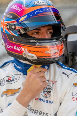 INDYCAR sürücüsü,\ 24i, Indianapolis, ABD 'deki Indianapolis Motor Yarış Pisti' nde Indianapols 500 için pratik yapmaya hazırlanıyor.  