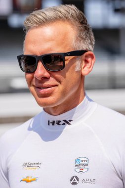 Indianapolis, Indiana 'dan INDYCAR sürücüsü ED CARPENTER (33), Indianapolis, ABD' deki Indianapolis Motor Speedway 'de Indianapols 500 için antrenman yapmaya hazırlanıyor..  