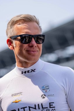 Indianapolis, Indiana 'dan INDYCAR sürücüsü ED CARPENTER (33), Indianapolis, ABD' deki Indianapolis Motor Speedway 'de Indianapols 500 için antrenman yapmaya hazırlanıyor..  